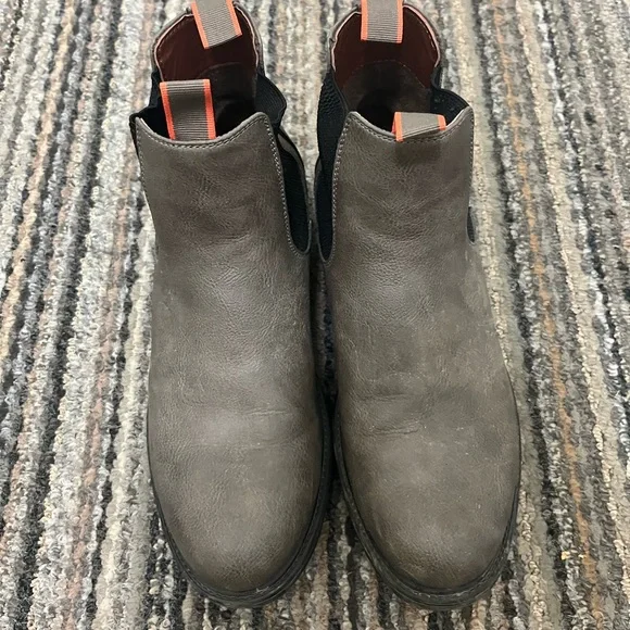 Men’s boots - Picture 2 of 2